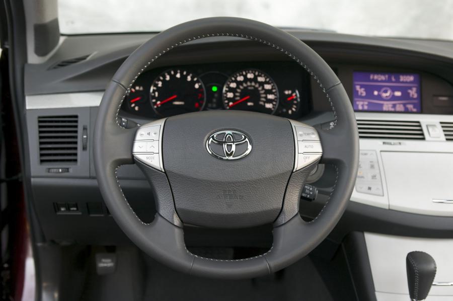Панель приборов Toyota Avalon (GSX30) 2005 года  (фото 8 из 79)